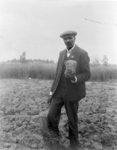 Carver gathering soil
